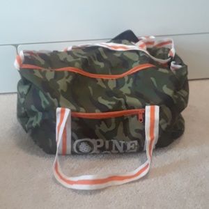 Pine Cove Traveling Bag